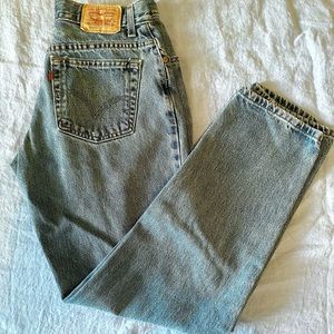 Levi’s Vintage Classic Relaxed Tapered 550 Denim Jeans